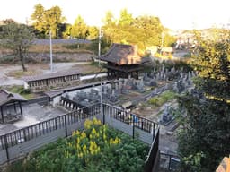 八幡あやめ墓苑