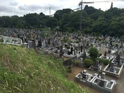八王子市営 緑町霊園　豊かな自然に囲まれた霊園風景