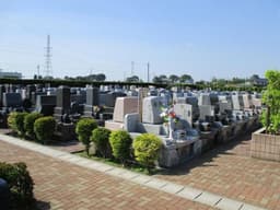 メモリアル越谷 憩いの郷　和型・洋型墓石が並ぶ一般墓所